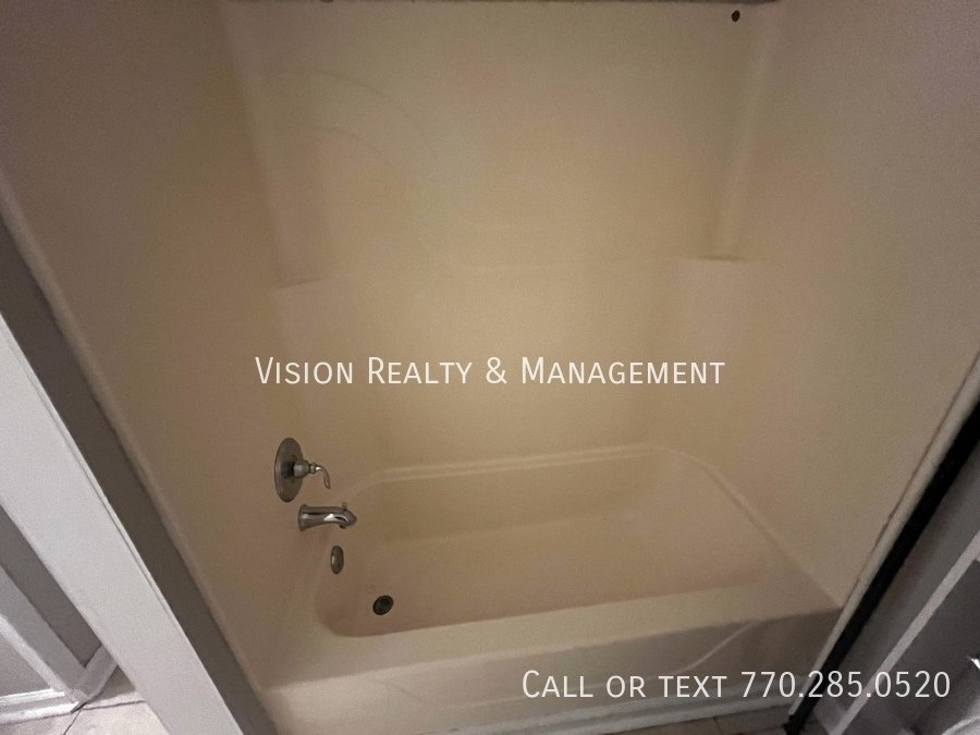 260 Castlegate Cir property image
