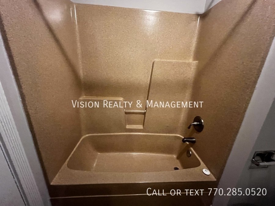 260 Castlegate Cir property image