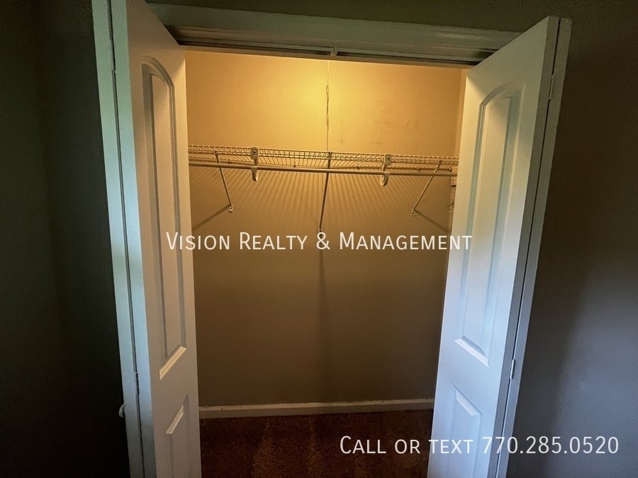 260 Castlegate Cir property image