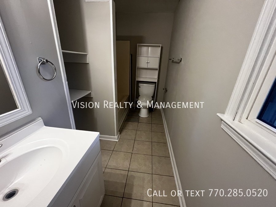 260 Castlegate Cir property image