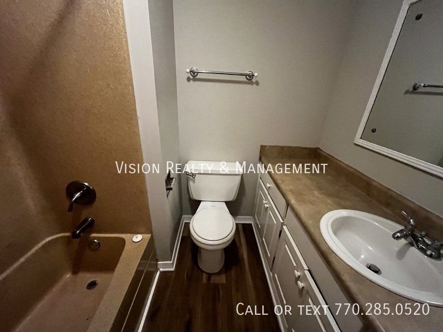 260 Castlegate Cir property image