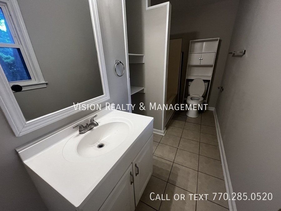 260 Castlegate Cir property image