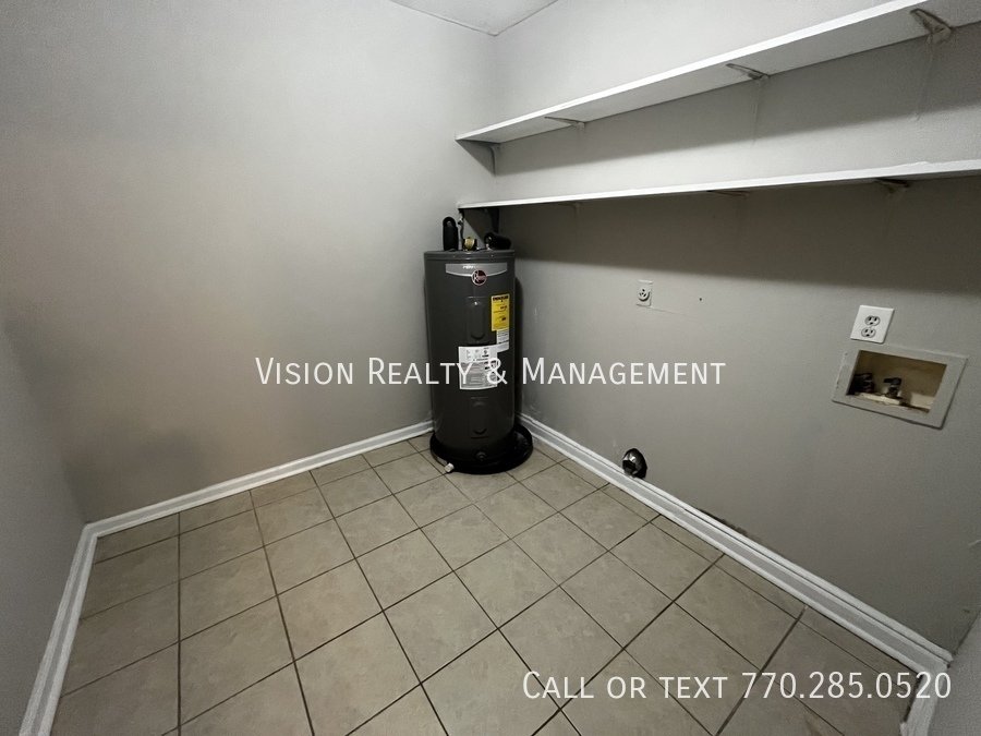 260 Castlegate Cir property image