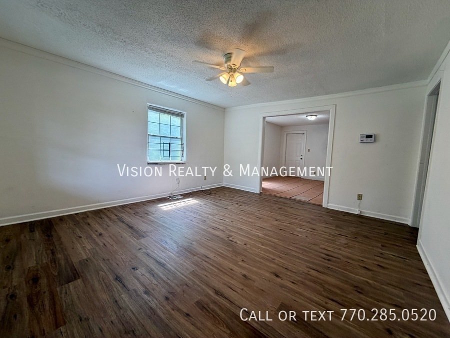 1070 Ollie Cir property image