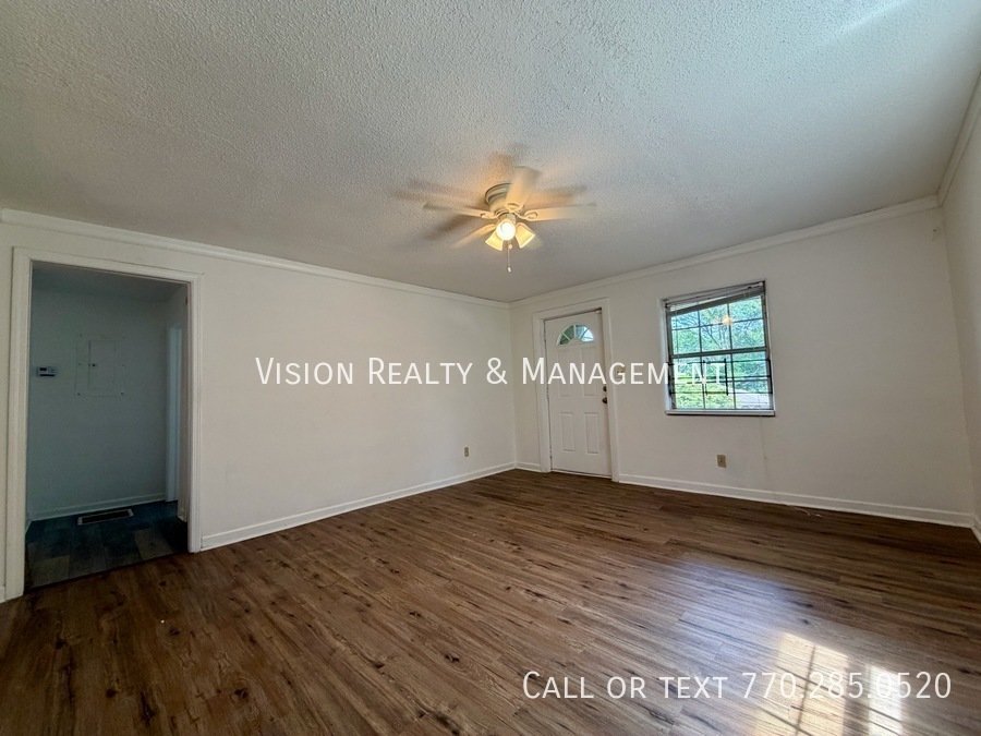 1070 Ollie Cir property image
