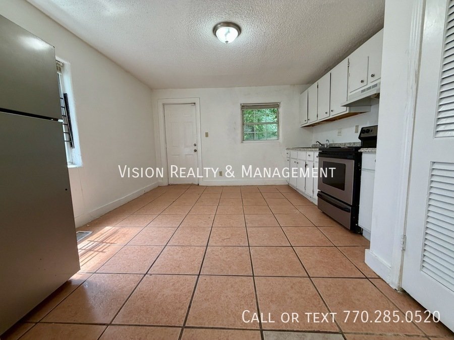 1070 Ollie Cir property image