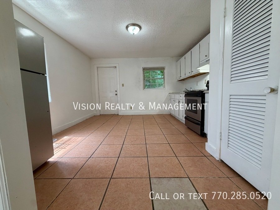 1070 Ollie Cir property image