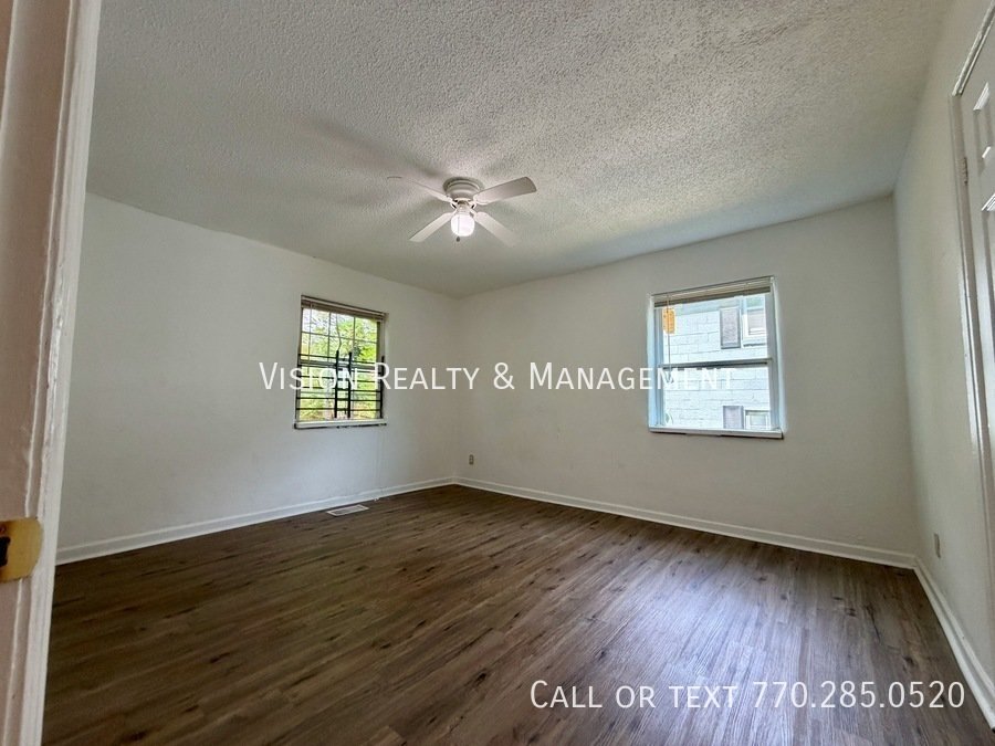1070 Ollie Cir property image