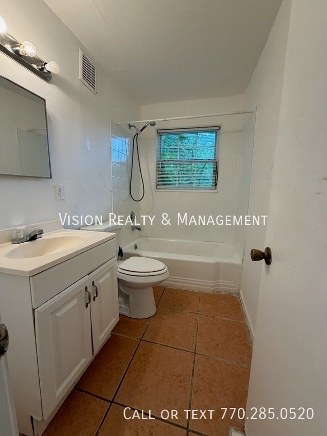 1070 Ollie Cir property image