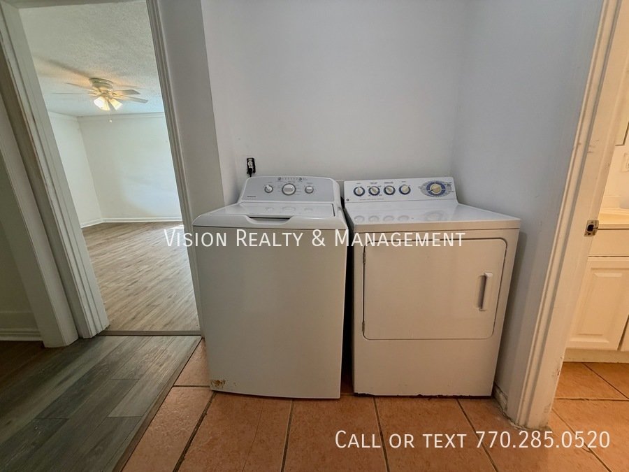 1070 Ollie Cir property image