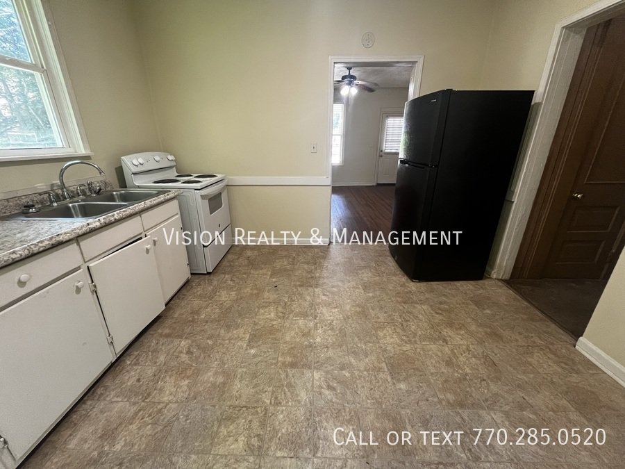 304 Broad St property image