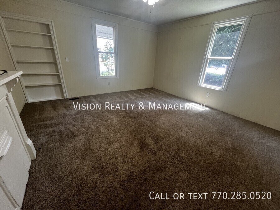 304 Broad St property image