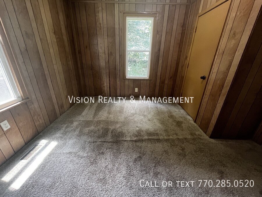 304 Broad St property image