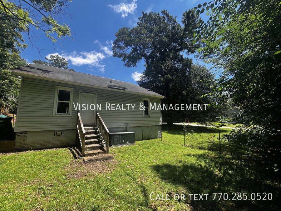304 Broad St property image