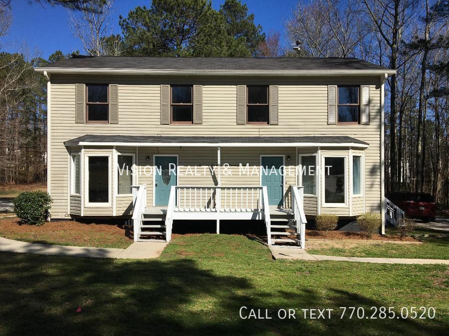 3BR/2BA Duplex Home property image