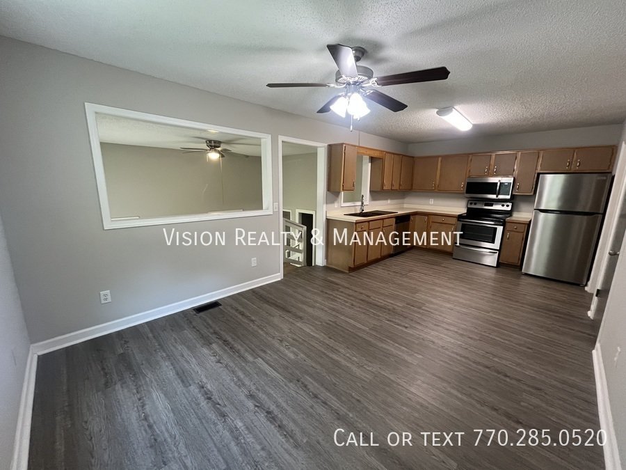 3BR/2BA Duplex Home property image