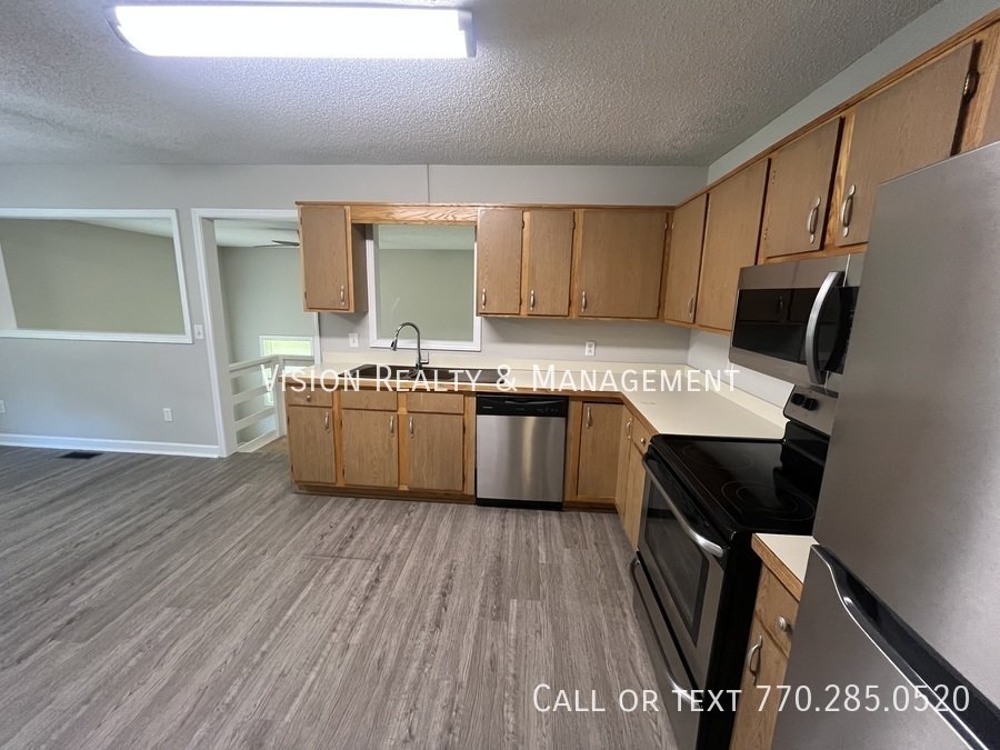 3BR/2BA Duplex Home property image
