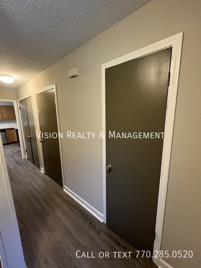 3BR/2BA Duplex Home property image
