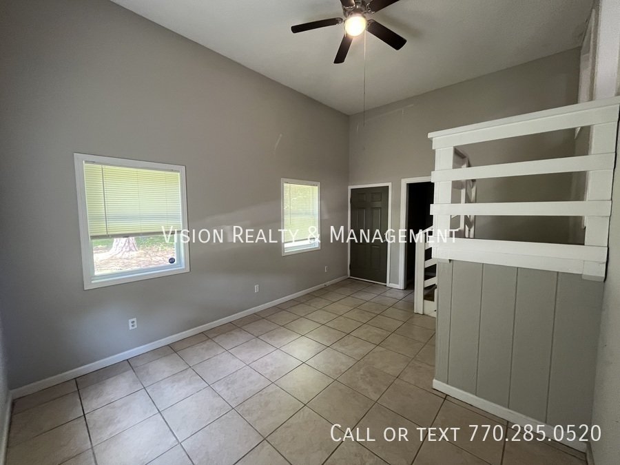 3BR/2BA Duplex Home property image