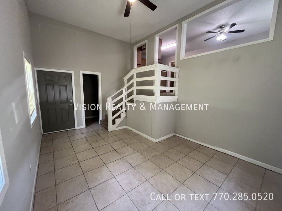3BR/2BA Duplex Home property image