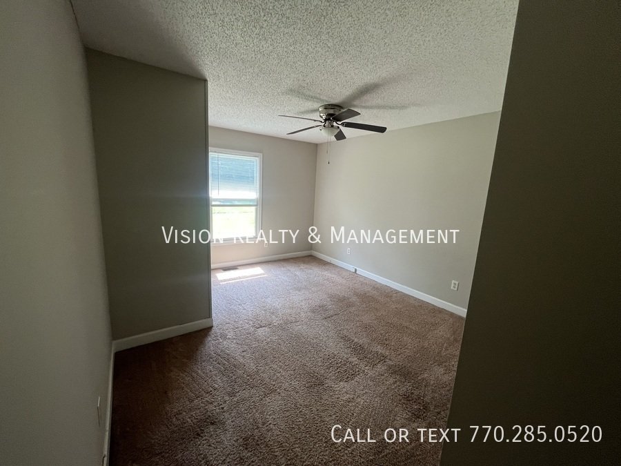 3BR/2BA Duplex Home property image