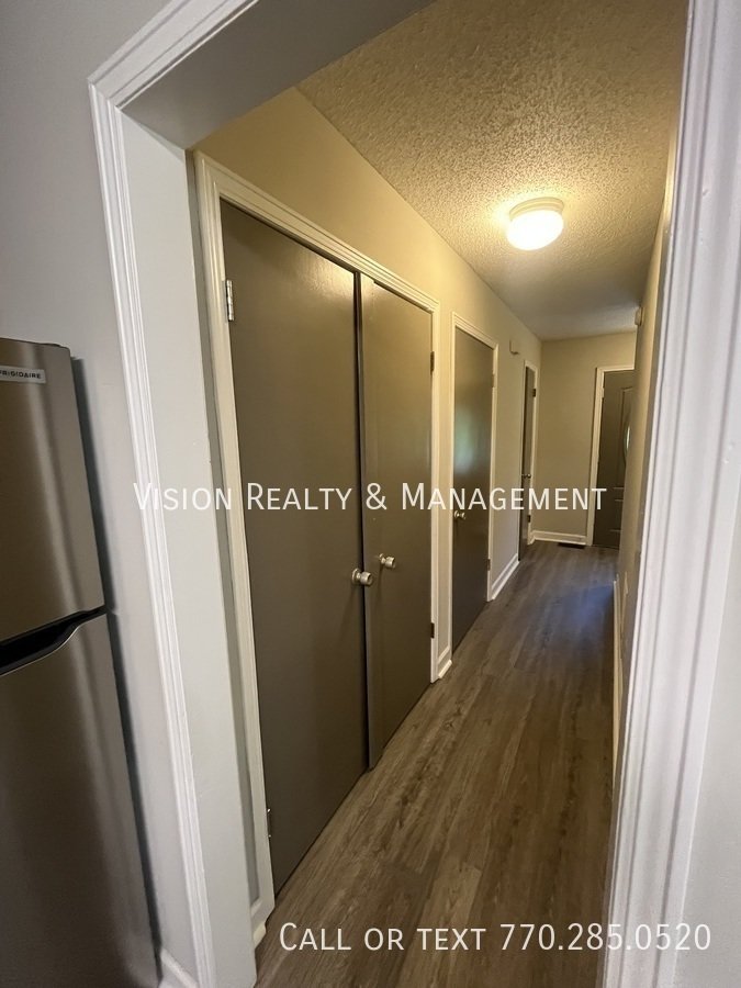 3BR/2BA Duplex Home property image