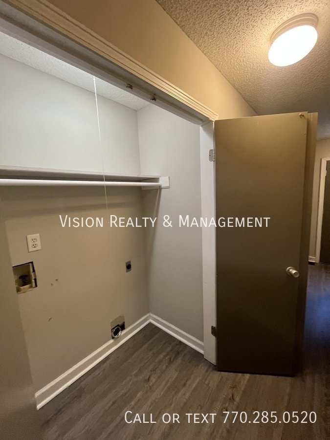 3BR/2BA Duplex Home property image