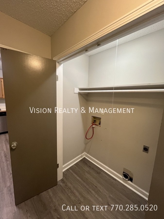 3BR/2BA Duplex Home property image