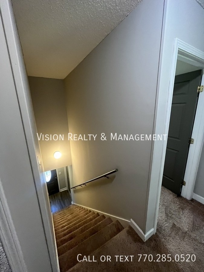 3BR/2BA Duplex Home property image