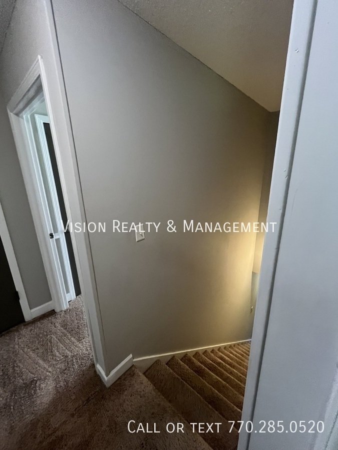 3BR/2BA Duplex Home property image