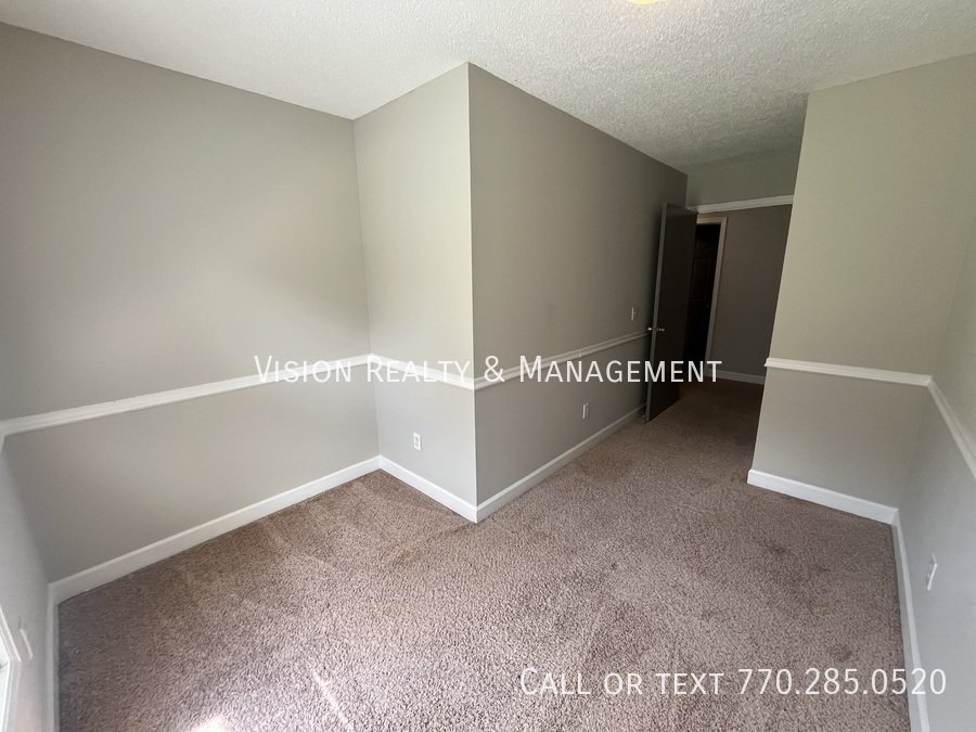 3BR/2BA Duplex Home property image