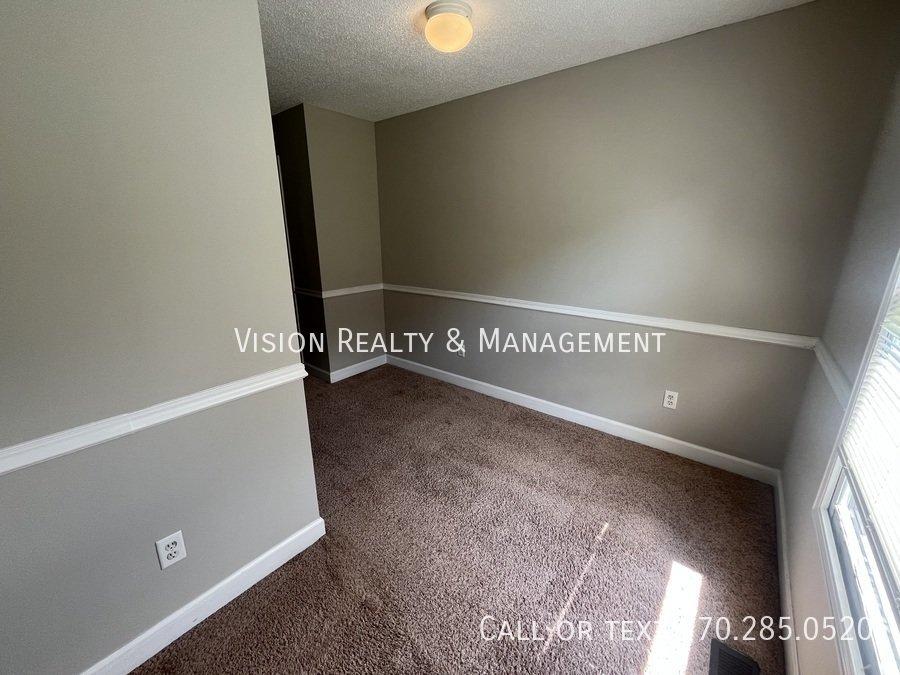 3BR/2BA Duplex Home property image