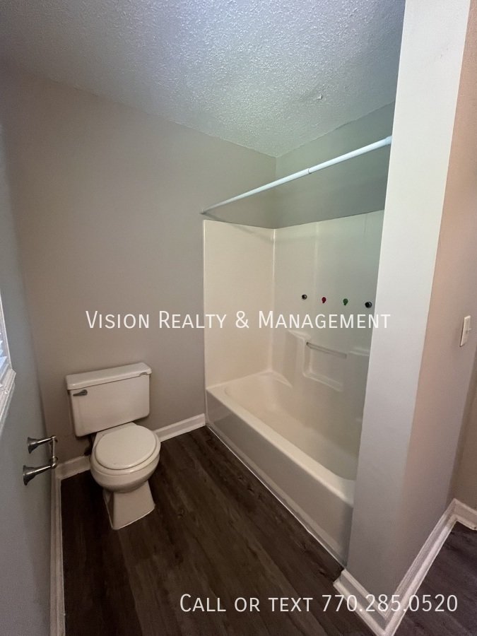 3BR/2BA Duplex Home property image