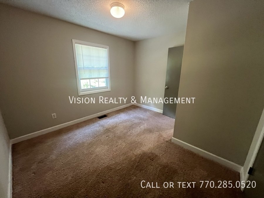 3BR/2BA Duplex Home property image