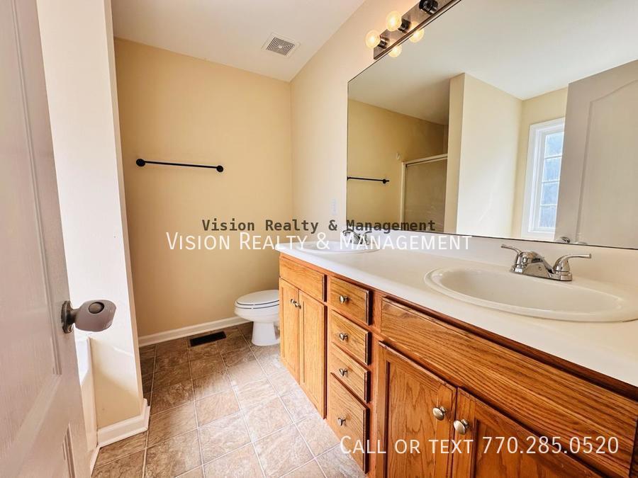 Ready now! 4 BR 3 BA Home in Douglasville property image