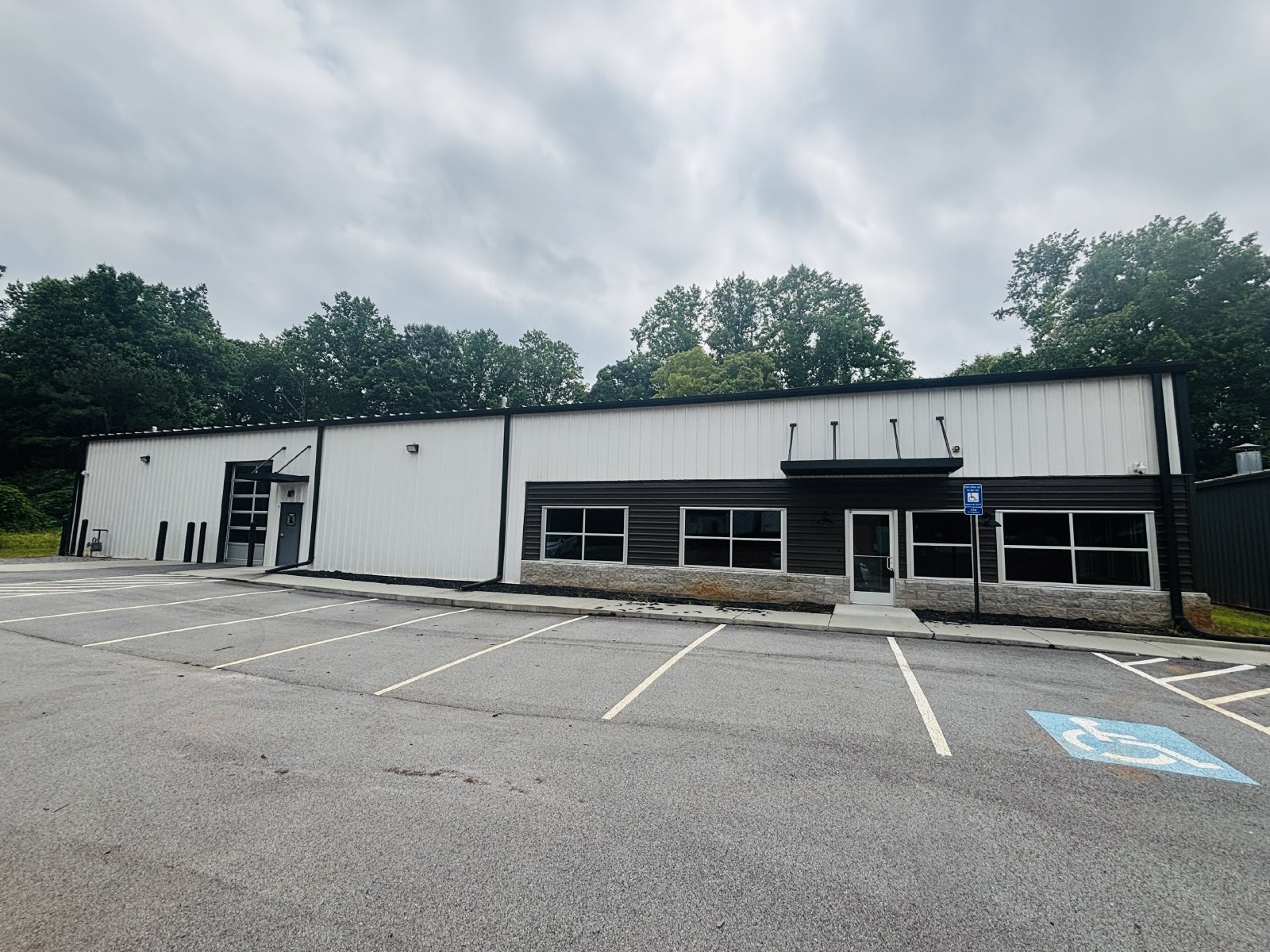 131 Parkwood Cir
